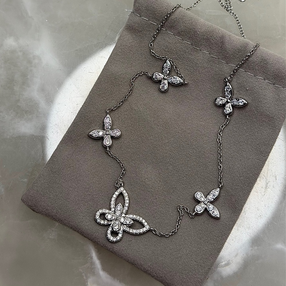 Graff SILHOUETTE BUTTERFLY PENDANT Multi Butterfly Silhouette Diamond AU 750 - Picture 5 of 7